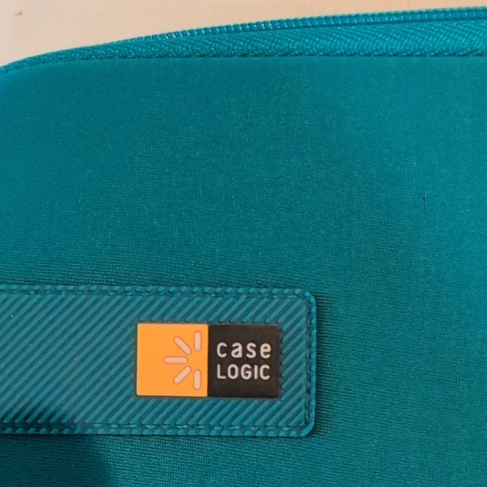 Case Logic Teal Tablet Sleeve